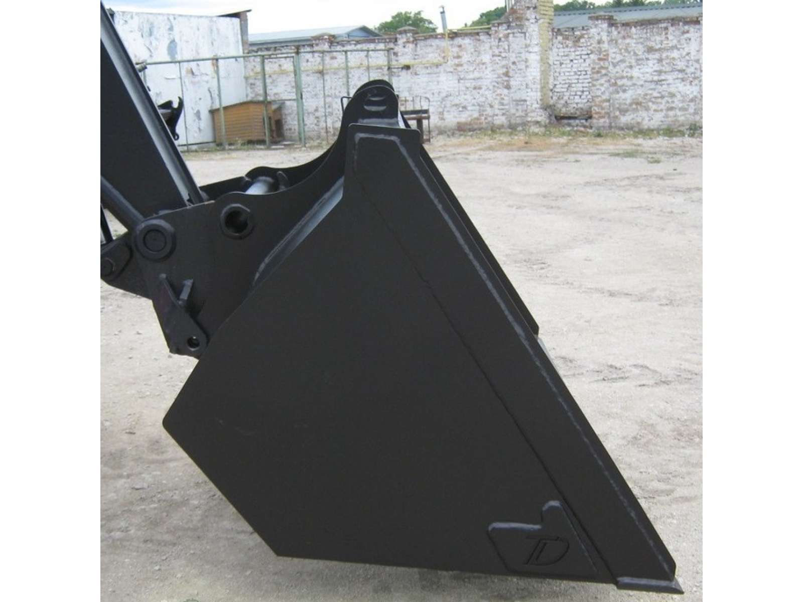 Universal bucket 1.3 CBM