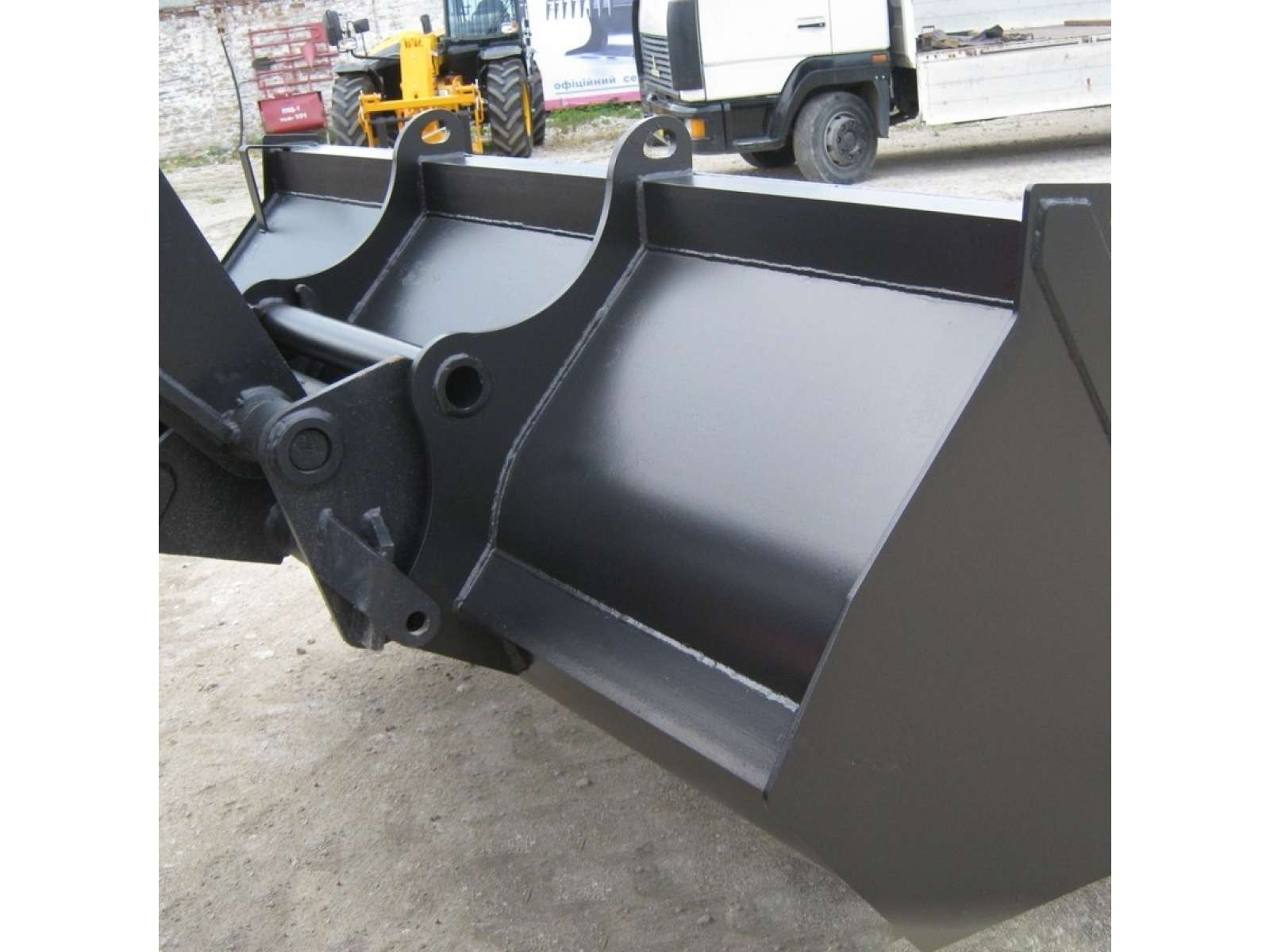 Universal bucket 1.3 CBM