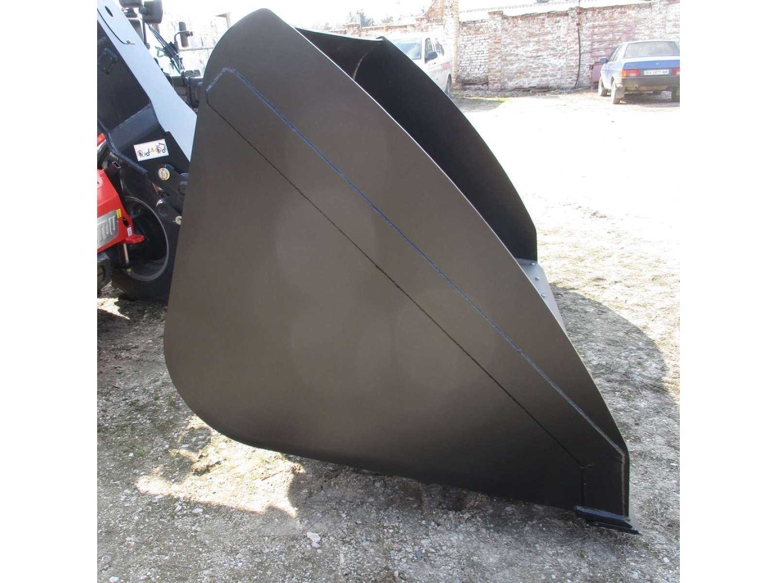 Universal bucket 2.5 CBM (single knife)