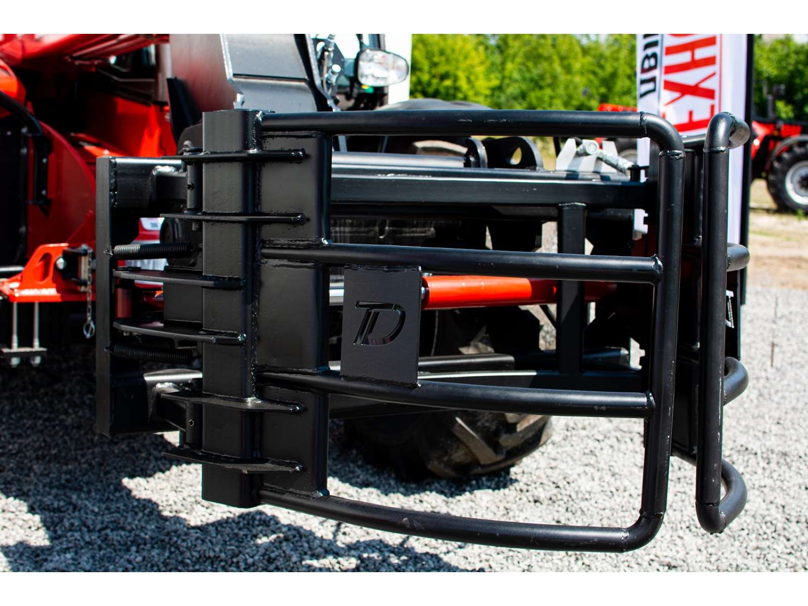 Clamp for round bales