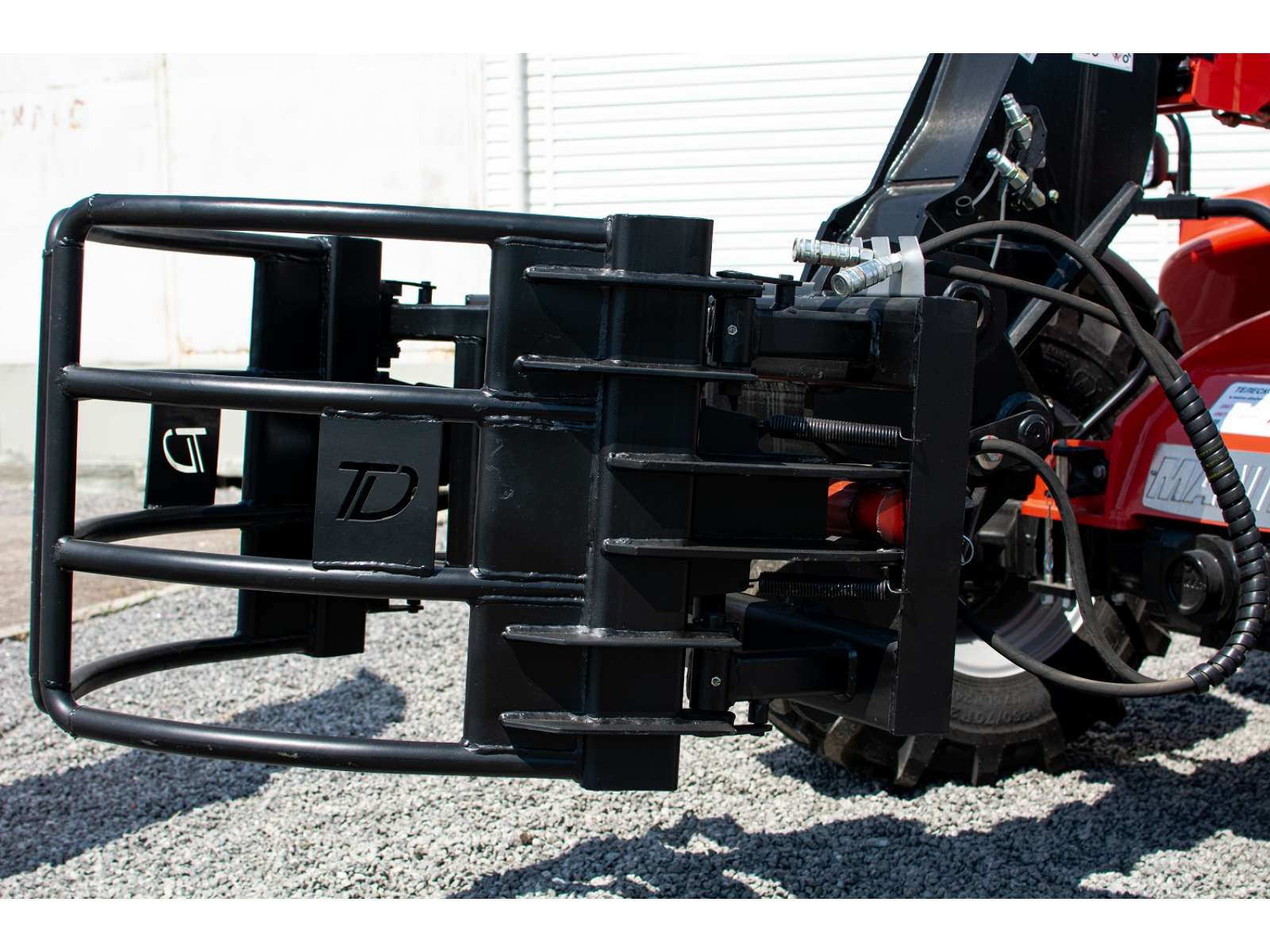 Clamp for round bales