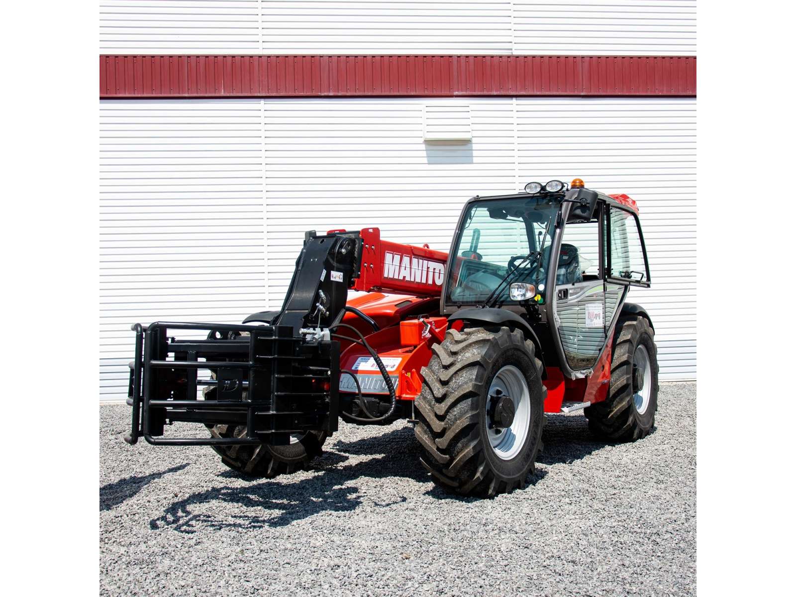 Clamp for round bales